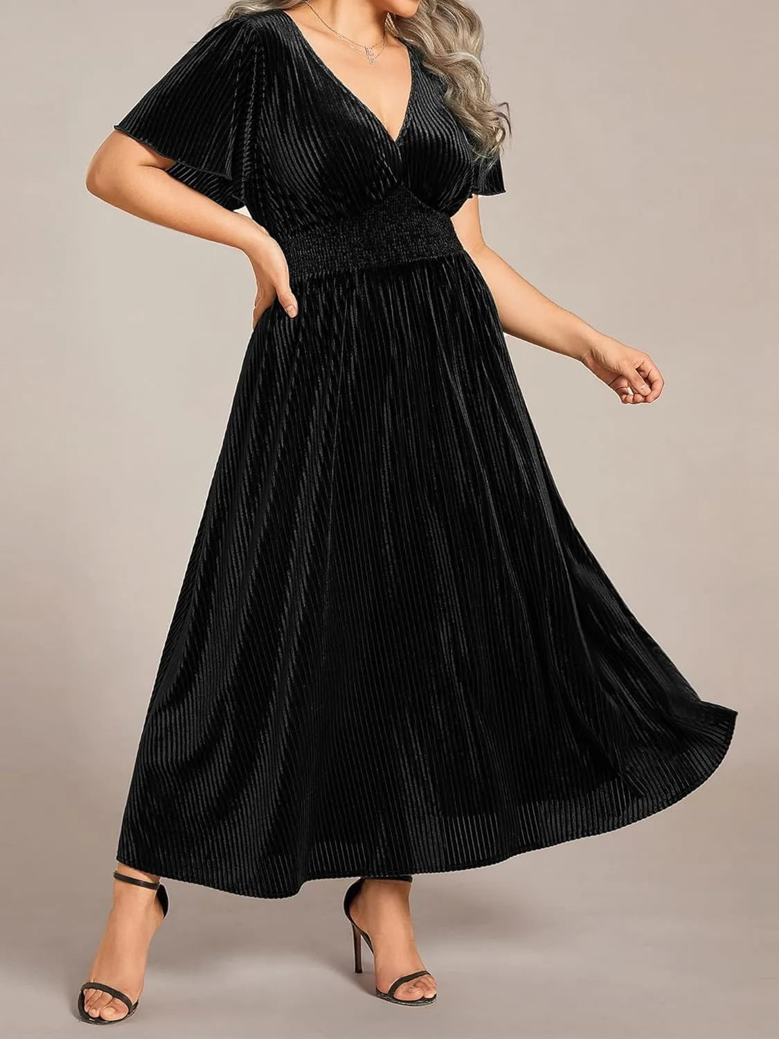Ever-Pretty Plus Women's Winter V Neck Velvet Short Sleeves A Line Plus Size Cocktail Wedding Guest Dresses 01939-DAPH