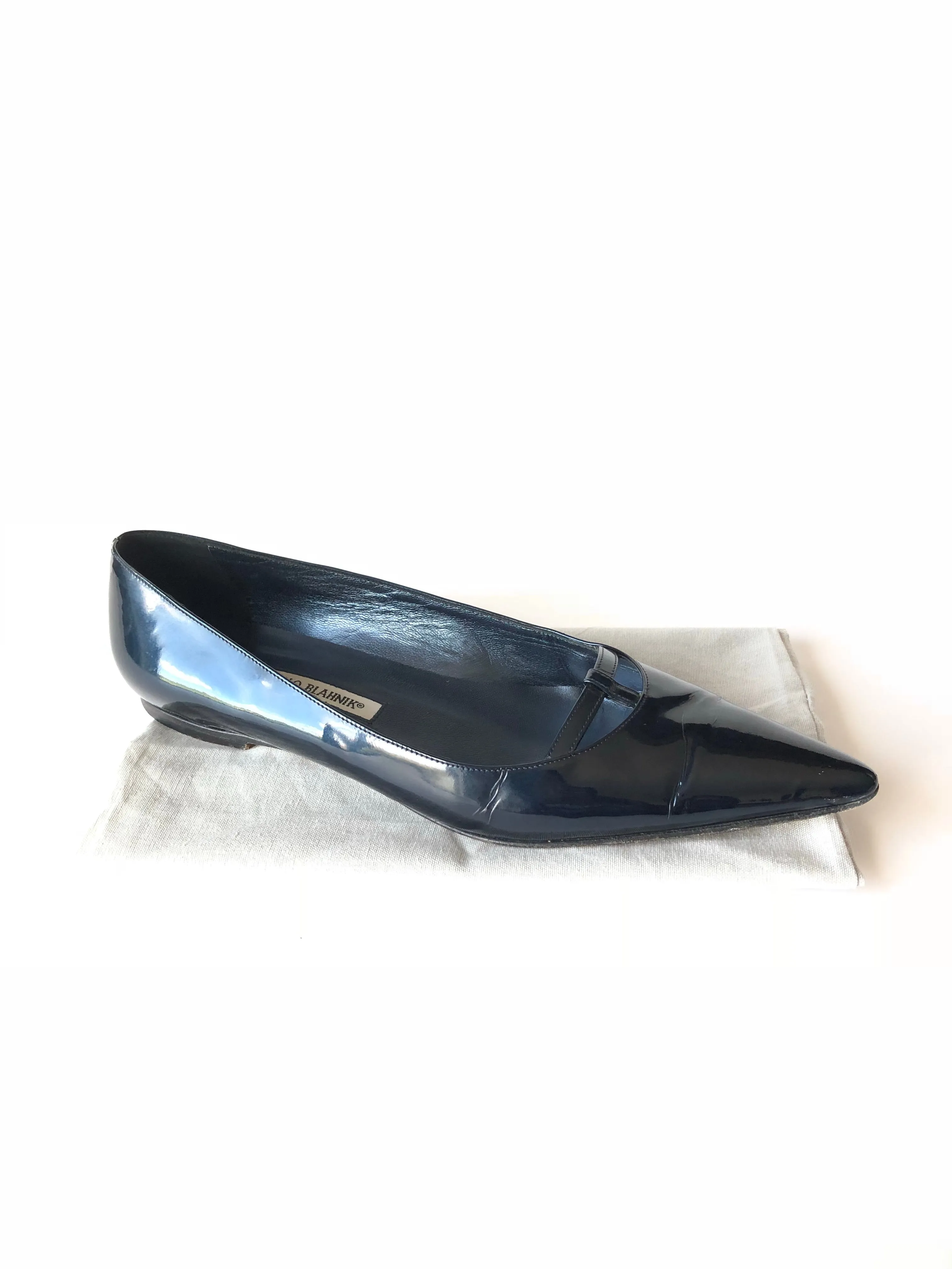 MANOLO BLAHNIK PATENT LEATHER FLAT POINTED TOE SIZE 42