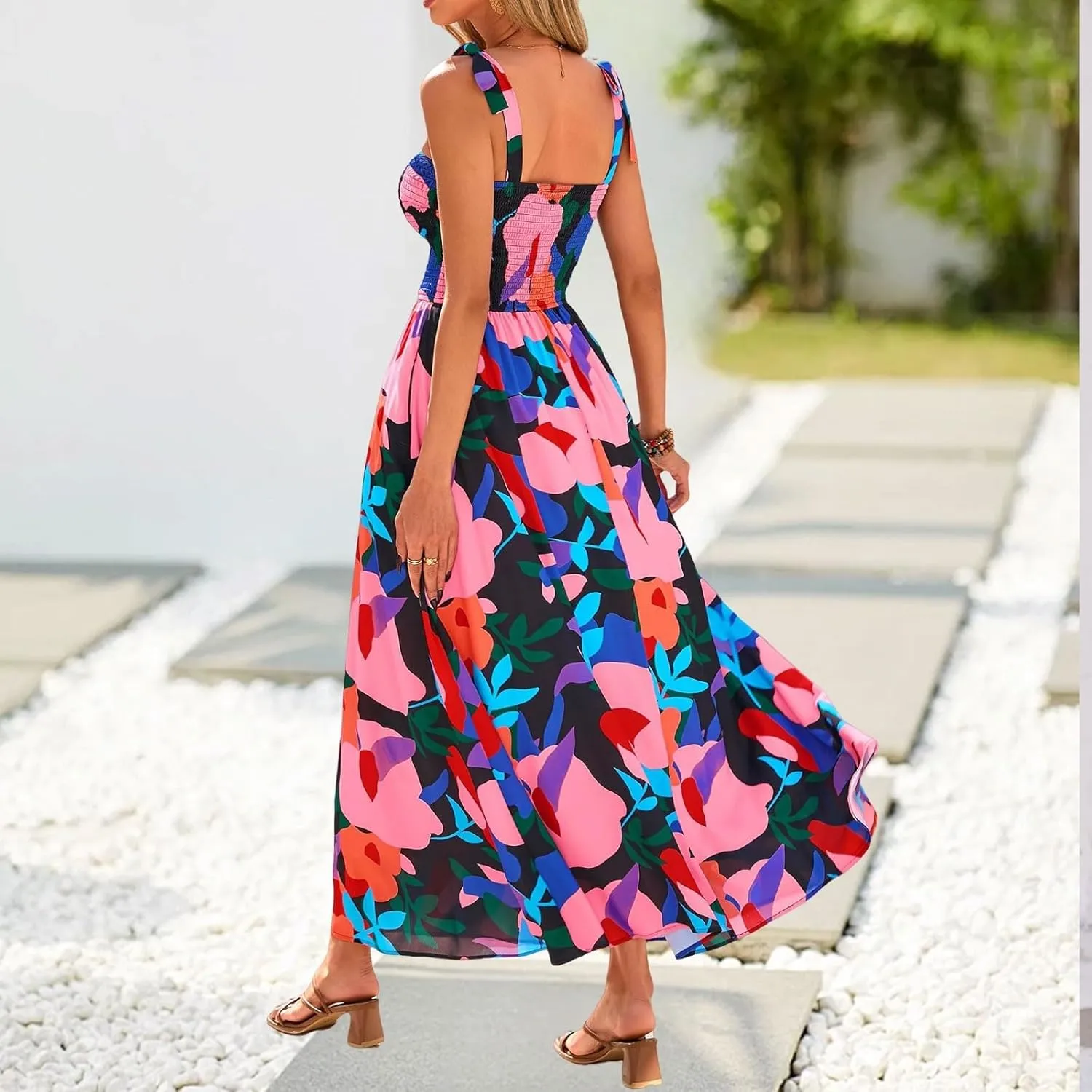 Summer Dresses for Women 2025 Sleeveless Smocked Boho Floral Maxi Dresses Spaghetti Strap Beach Sundress with Pockets